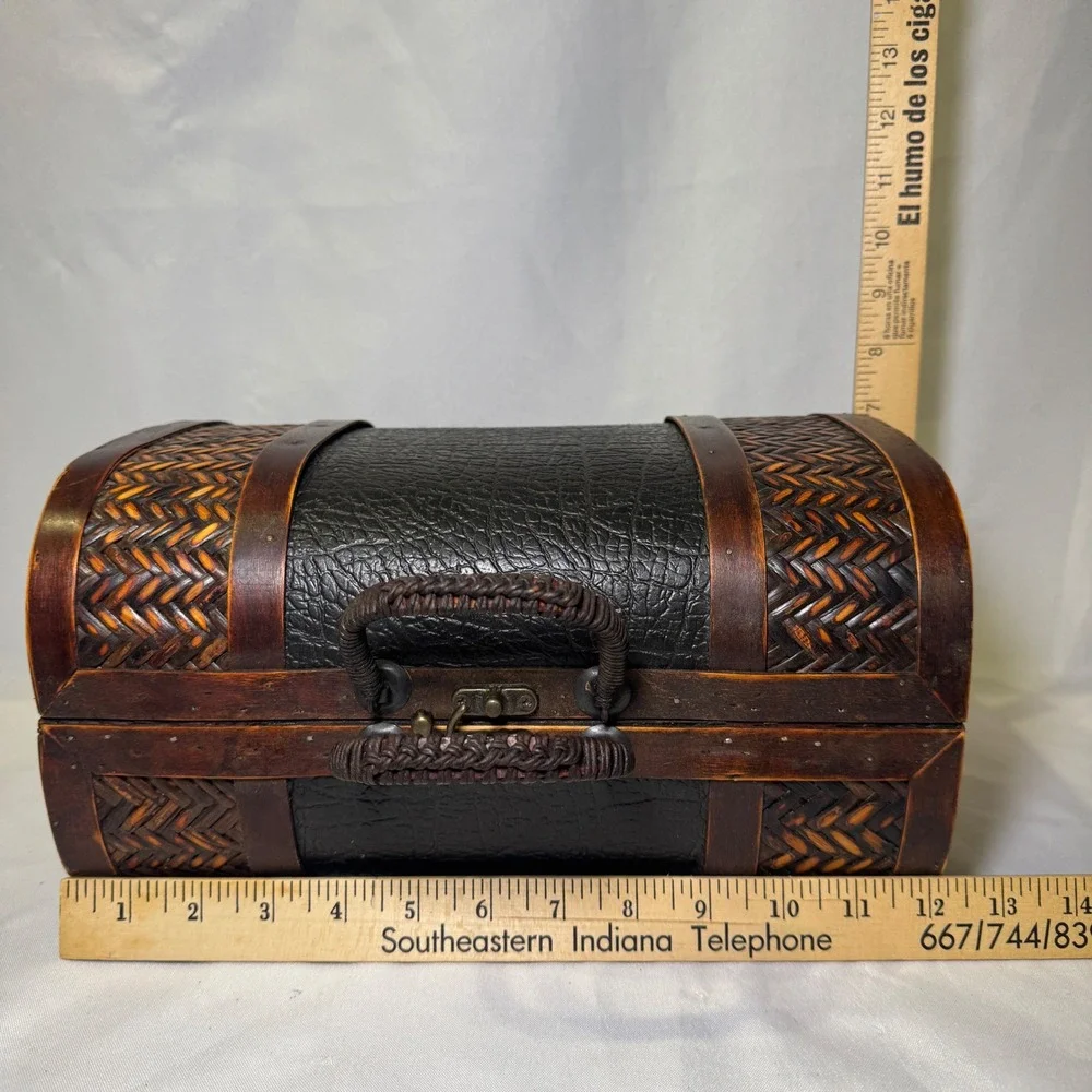 Vintage Woven Bamboo Leather‎ Trunk Jewelry Box Keepsake Decorative Storage
